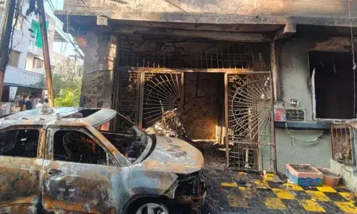 एक चिंगारी से इंदौर के बंगाली चौराहे के पास मकान में लगी आग ने 6 लोगों को मौत के मुंह में धकेल दिया, जानें पूरी घटना