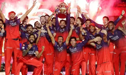RCB के साथ होगी आईपीएल इतिहास की सबसे बड़ी डील, 2 बिलियन डॉलर से ऊपर जा सकती है बोली