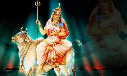 नवरात्रि के प्रथम दिन मां शैलपुत्री को नमन! जानें कैसे करें माता की पूजा और कथा