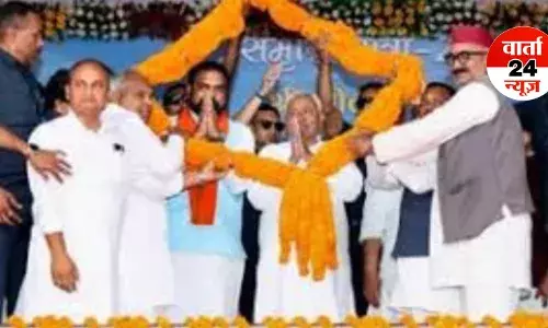 बिहार के अगले CM को लेकर नीतीश कुमार ने दिया संकेत, सम्राट चौधरी के कंधे पर रखा हाथ...