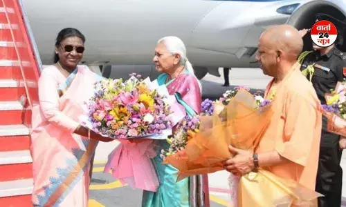 अयोध्या पहुंची राष्ट्रपति द्रौपदी मुर्मू! पारंपरिक अंदाज में हुआ स्वागत, राम यंत्र की करेंगी स्थापना