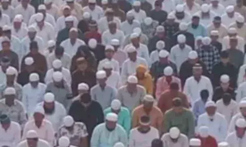 देशभर में पढ़ी गई ईद की नमाज, राष्ट्रपति और प्रधानमंत्री ने लोगों को दी शुभकामनाएं