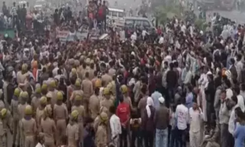 फरसा वाले बाबा की मौत के बाद ब्रज में हंगामा, गो तस्करों की गाड़ी से कुचलकर हत्या का आरोप