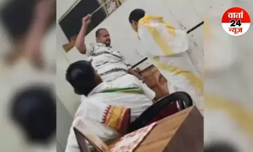शिक्षा के मन्दिर के में अध्यापक की क्रूरता... उज्जैन में राष्ट्रीय वेदविद्या संस्थान के वार्डन ने दूसरे के बिस्तर पर सोने पर छात्र को बेरहमी से पीटा