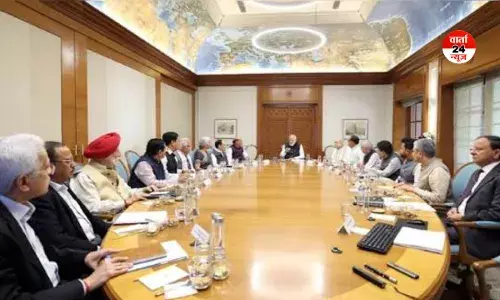 खाड़ी देशों में जारी तनाव के बीच पीएम मोदी ने की हाई लेवल मीटिंग! सप्लाई चैन को लेकर इन मुद्दों पर चर्चा खाड़ी देशों में जारी तनाव के बीच पीएम मोदी ने की हाई लेवल मीटिंग! सप्लाई चैन को लेकर इन मुद्दों पर चर्चा