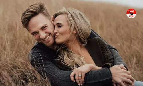 प्रेम के रिश्ते को क्यों दिया गया है सबसे ऊपर का दर्जा! क्या प्यार में जो सुकून-शांति मिलता है वो किसी और चीज में नहीं... प्रेम के रिश्ते को क्यों दिया गया है सबसे ऊपर का दर्जा! क्या प्यार में जो सुकून-शांति मिलता है वो किसी और चीज में नहीं...