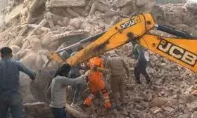 अमोनिया गैस टैंक फटने से कोल्ड स्टोरेज में धमाका, तीन मजदूरों की मौत, छह की हालत गंभीर... अमोनिया गैस टैंक फटने से कोल्ड स्टोरेज में धमाका, तीन मजदूरों की मौत, छह की हालत गंभीर...