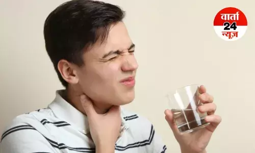 बरसात में गले में खराश क्यों हो जाता है, जानें इसके कारण और बचाव के उपाय