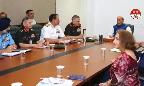 मिडिल ईस्ट संकट पर रक्षा मंत्री राजनाथ सिंह ने की बैठक, तीनों सेना प्रमुख शामिल