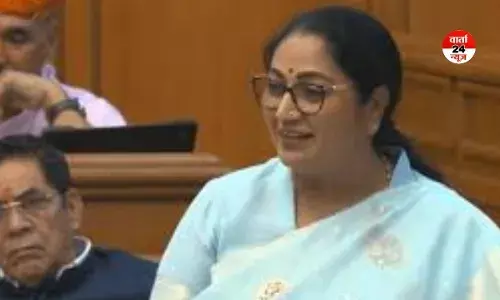 Delhi Budget: सीएम रेखा गुप्ता ने 1,03,700 करोड़ का बजट किया पेश, जानें दिल्लीवासियों के लिए क्या है खास