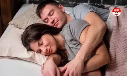 पार्टनर से दूर सोने पर क्यों होती है तकलीफ! जानें क्या इसके पीछे सुरक्षा की भावना है या कुछ और...