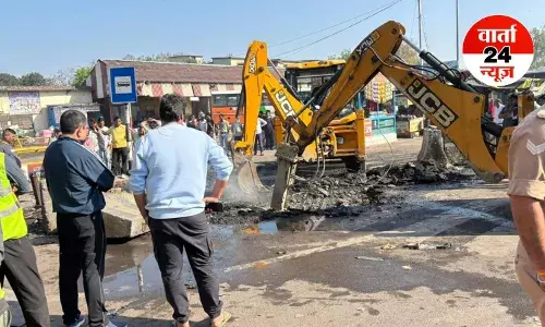 खुले नाले में गिरा युवक, घंटों तलाश की गई लेकिन नहीं मिला सुराग…