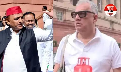 थाली की जगह अब...संसद में सिलेंडर वाली टी-शर्ट पहनकर आए TMC सांसद डेरेक ओब्रायन, अखिलेश यादव ने बीजेपी पर कसा तंज!