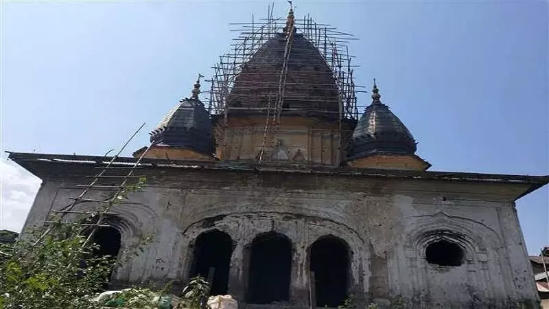 1990 में आतंकियों ने मंदिर को किया था ध्वस्त, 36 साल बाद रामनवमी पर खुला ऐतिहासिक रघुनाथ मंदिर, जल्द ही होगा जय श्री राम का जयघोष... 1990 में आतंकियों ने मंदिर को किया था ध्वस्त, 36 साल बाद रामनवमी पर खुला ऐतिहासिक रघुनाथ मंदिर, जल्द ही होगा जय श्री राम का जयघोष...