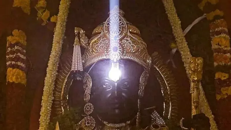सूर्यवंशी प्रभु श्रीराम के ललाट पर सजी सूर्य किरणें! 4 मिनट तक चलेगा दिव्य दृश्य सूर्यवंशी प्रभु श्रीराम के ललाट पर सजी सूर्य किरणें! 4 मिनट तक चलेगा दिव्य दृश्य