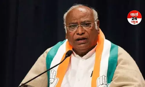 मल्लिकार्जुन खड़गे ने असम चुनाव के लिए जारी किया कांग्रेस का घोषणापत्र, जानें क्या-क्या वादे किए गए...