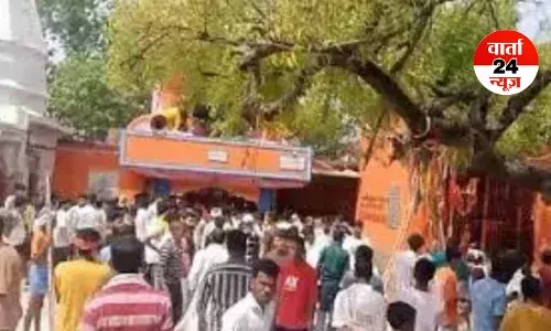 Bihar Temple Stampede: गर्भगृह के पास जानबूझकर किया गया था अवरोध खड़ा, 40 लोग पर लगा आरोप, 4 की गिरफ्तारी...