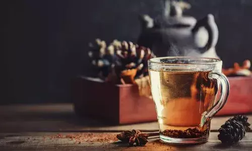 क्या गर्मियों में भी पी सकते हैं काढ़ा? जानें इसके फायदे और नुकसान