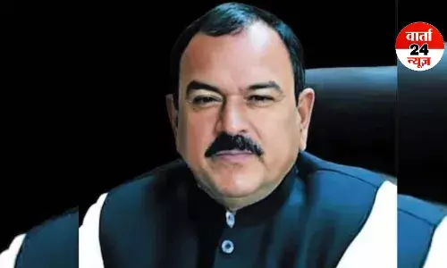 हमारे घर में नोटों का बंडल आता था...,भोंदू बाबा अशोक खरात के बेटे ने खोला पिता के कारनामे का काला सच