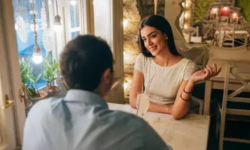 एकतरफा प्यार में पागलपन प्रेमी को पहुंचा सकता गहरा नुकसान! जानें यह कैसे डालता है मानसिक स्वास्थ्य पर बुरा प्रभाव एकतरफा प्यार में पागलपन प्रेमी को पहुंचा सकता गहरा नुकसान! जानें यह कैसे डालता है मानसिक स्वास्थ्य पर बुरा प्रभाव