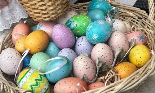 ईस्टर के पवित्र दिन को कुछ इस तरह से मनाएं, जानें नियम...