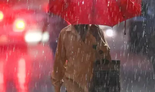 यूपी में बिन मौसम बरसात से किसानों को नुकसान, सीएम ने चिंता जताई, जानें आज कहां-कहां होगी बारिश