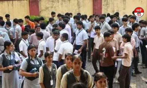 हिंदी थोपने की बहस के बीच कर्नाटक में हिंदी का जलवा! 93% छात्रों ने तीसरी भाषा के रूप में चुना, जानें कौन-कौन भाषा रह गई पीछे