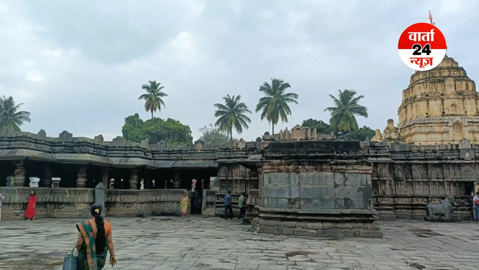 एक ऐसा अनोखा मंदिर, जहां एक ही मूर्ति में बसे हैं शिव और विष्णु, जानें क्या है नाम और कहां है स्थित... एक ऐसा अनोखा मंदिर, जहां एक ही मूर्ति में बसे हैं शिव और विष्णु, जानें क्या है नाम और कहां है स्थित...