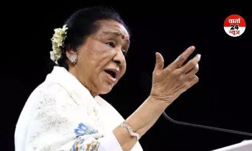 सूनी हुई संगीत की दुनिया: मेरे सोना रे दे दूंगी जान जुदा मत होना...गाने वाली आशा ताई अपने फैंस को रुला गईंं... सूनी हुई संगीत की दुनिया: मेरे सोना रे दे दूंगी जान जुदा मत होना...गाने वाली आशा ताई अपने फैंस को रुला गईंं...