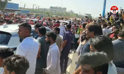 SHAME-SHAME नोएडा पुलिस! पहले से आज के जाम का पता था, फिर भी कोई बेकअप प्लान नहीं किया, लोग बक रहे हैं गा...