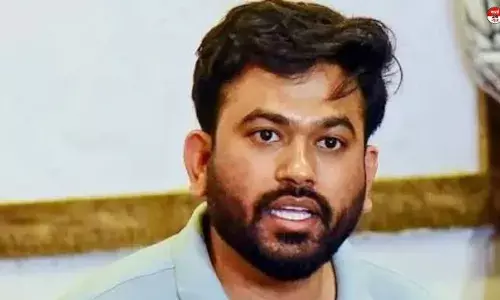 दादी के निधन पर अभिजीत दिपके को घर जाने में मदद करेगी दिल्ली पुलिस, अंतिम संस्कार में शामिल होने का मिला विकल्प दादी के निधन पर अभिजीत दिपके को घर जाने में मदद करेगी दिल्ली पुलिस, अंतिम संस्कार में शामिल होने का मिला विकल्प